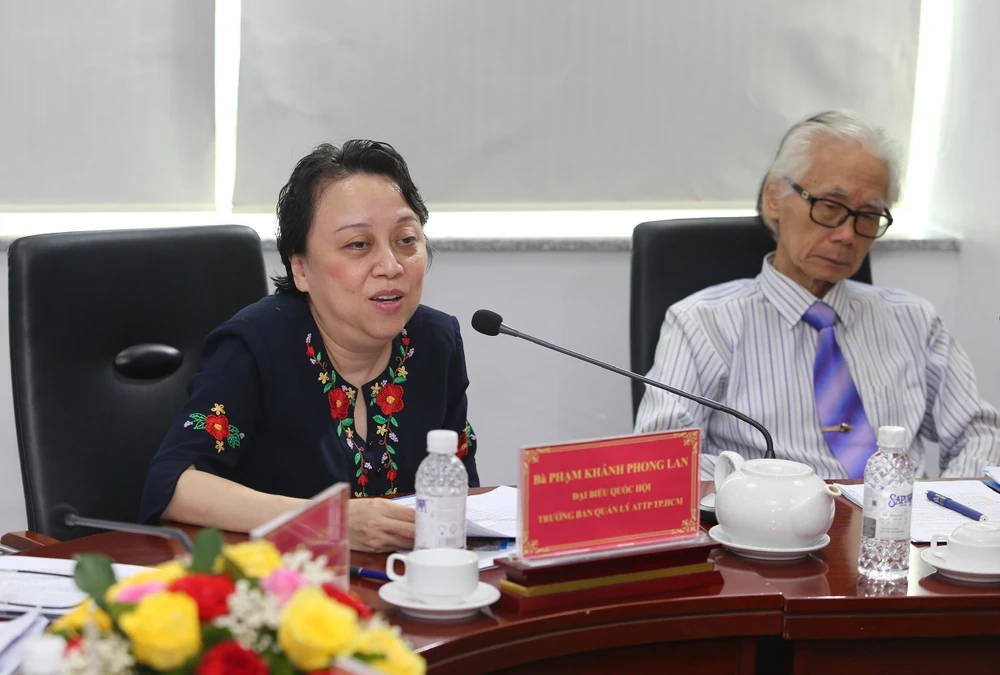 Bà Phạm Khánh Phong Lan cho rằng về căn cứ pháp lý chúng ta đã đặt ra vấn đề là phải quản lý loại thuốc lá này dù là truyền thống hay thế hệ mới.