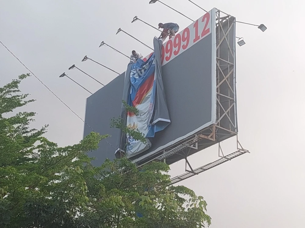 Cơ quan chức năng cho gỡ quảng cáo cá độ qua mạng