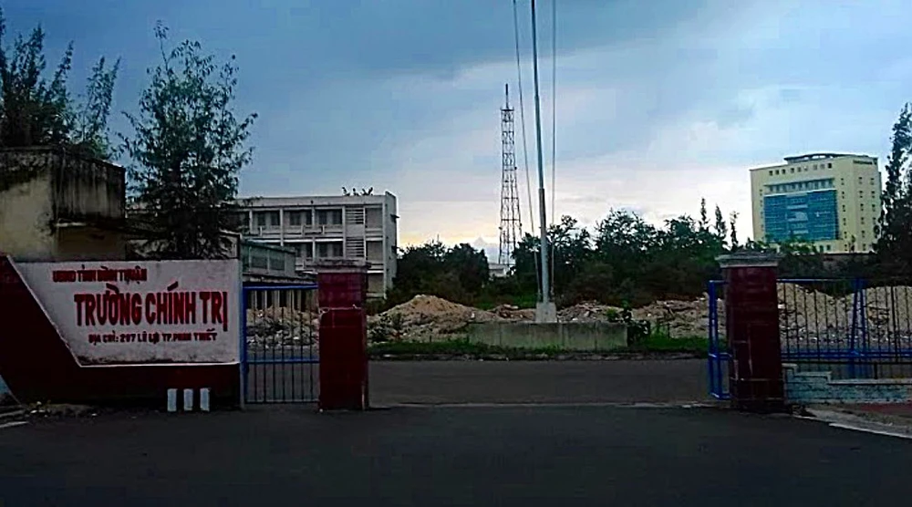 Khu nhà, đất tại số 207, Lê Lợi được xem là khu 'đất vàng' có diện tích lớn hiếm hoi còn sót lại ở TP Phan Thiết. Ảnh: PĐ.