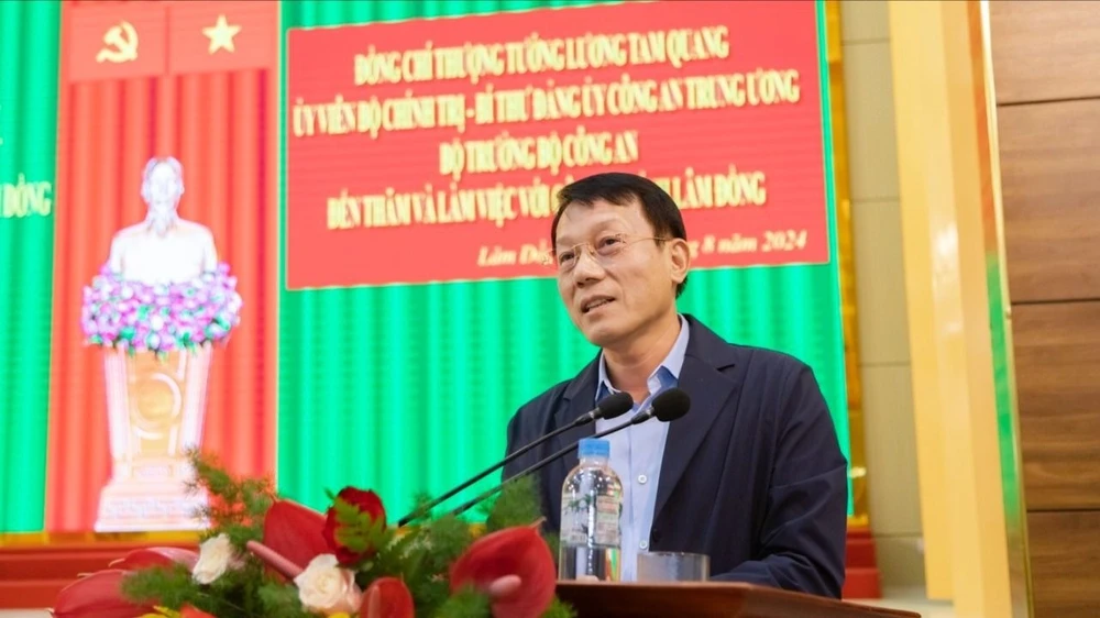 Bộ trưởng Lương Tam Quang.jpg