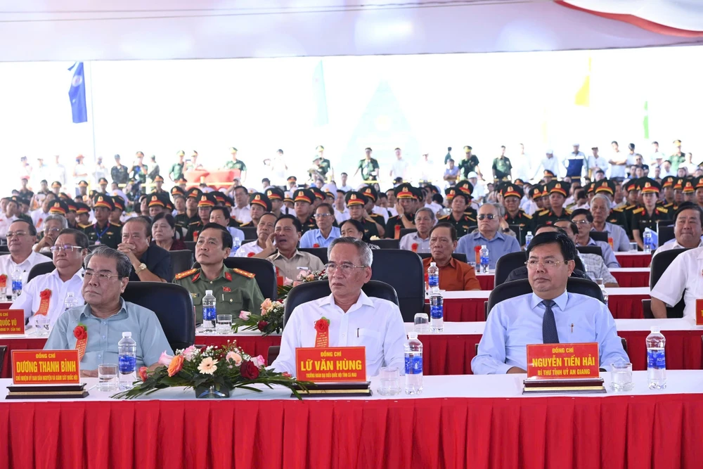 khoi-cong-loat-sieu-du-an 1.jpg