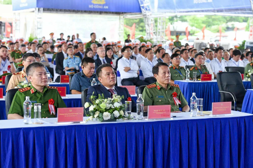 Sân bay Gia Bình.jpg