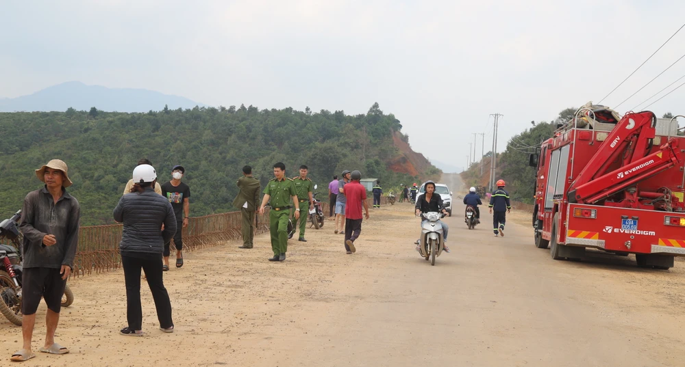 Cầu Nau Sri, thuộc thôn Nau Sri (xã Lộc Nga, TP Bảo Lộc) nằm trên đường tránh phía Nam Quốc lộ 20. Ảnh: VÕ TÙNG Cầu Nau Sri, thuộc thôn Nau Sri (xã Lộc Nga, TP Bảo Lộc) nằm trên đường tránh phía Nam Quốc lộ 20. Ảnh: VÕ TÙNG