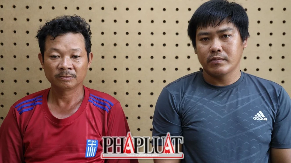 2 trong năm người tổ chức buôn lậu máy công nghiệp về Việt Nam. Ảnh: VT