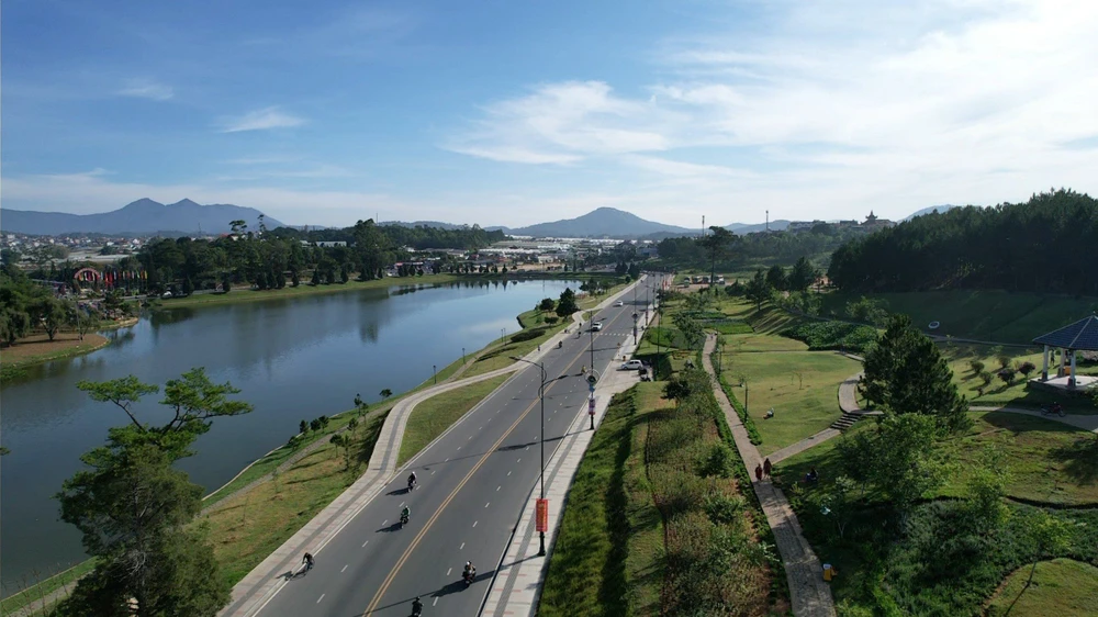 Dù vắng khách hay đông vui nhộn nhịp thì trong lòng du khách, Đà Lạt vẫn là chốn bình yên, thơ mộng. Ảnh: VT