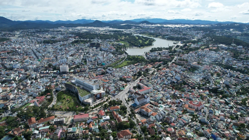 TP Đà Lạt hiện tại đã trở nên chật chội, cần thêm nhiều không gian mở. Ảnh: VT