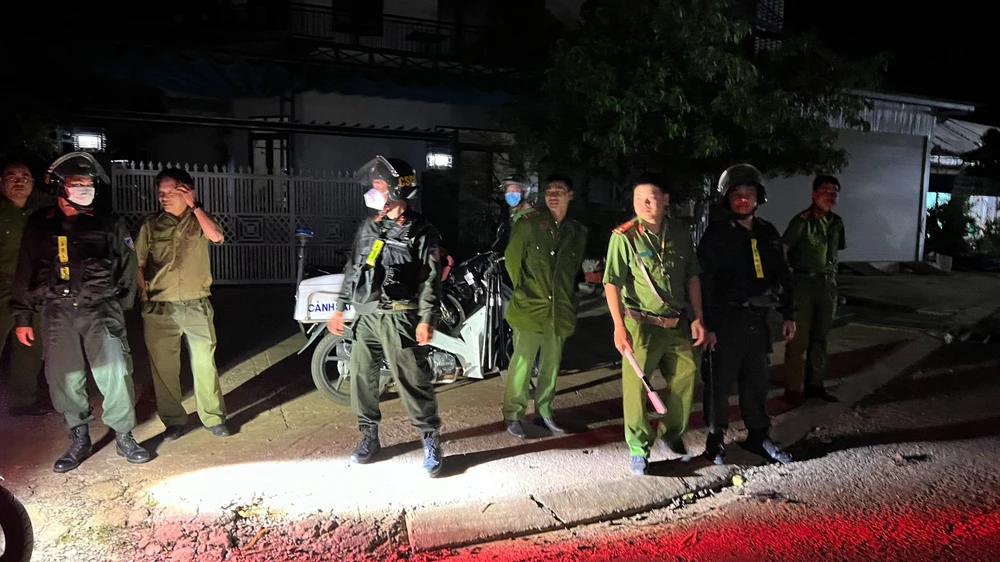 Lực lượng tham gia bắt Hoàn Xuyến. Ảnh: GĐ