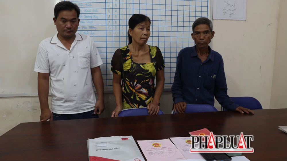 Ba người trong gia đình lừa đảo bị bắt giữ