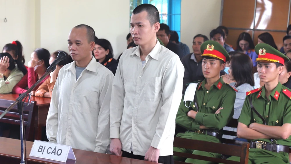 Long và Nghị cùng lãnh án chung thân. Ảnh: VT Long và Nghị cùng lãnh án chung thân. Ảnh: VT