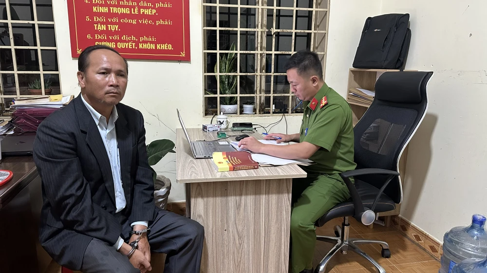 Ông Nguyễn Tự Cường tại cơ quan điều tra. Ảnh: VÕ TÙNG