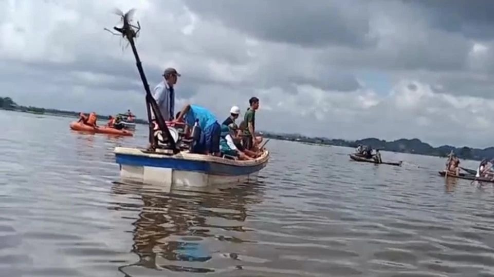 Lực lượng chức năng tìm cháu K'Kiệm. Ảnh: VT. Lực lượng chức năng tìm cháu K'Kiệm. Ảnh: VT.