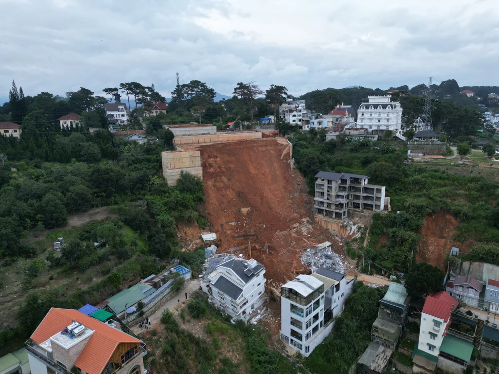 Khởi tố 4 cán bộ trong vụ sạt lở làm 2 người chết ở Đà Lạt