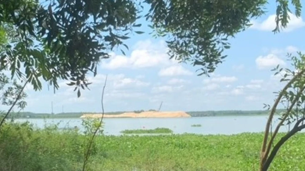 3 người tử vong khi chèo ghe ra sông hái bông súng