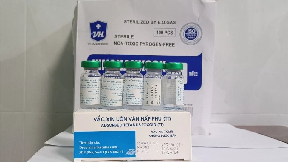 Bị vỡ ối sau khi tiêm vắc xin ở trạm y tế