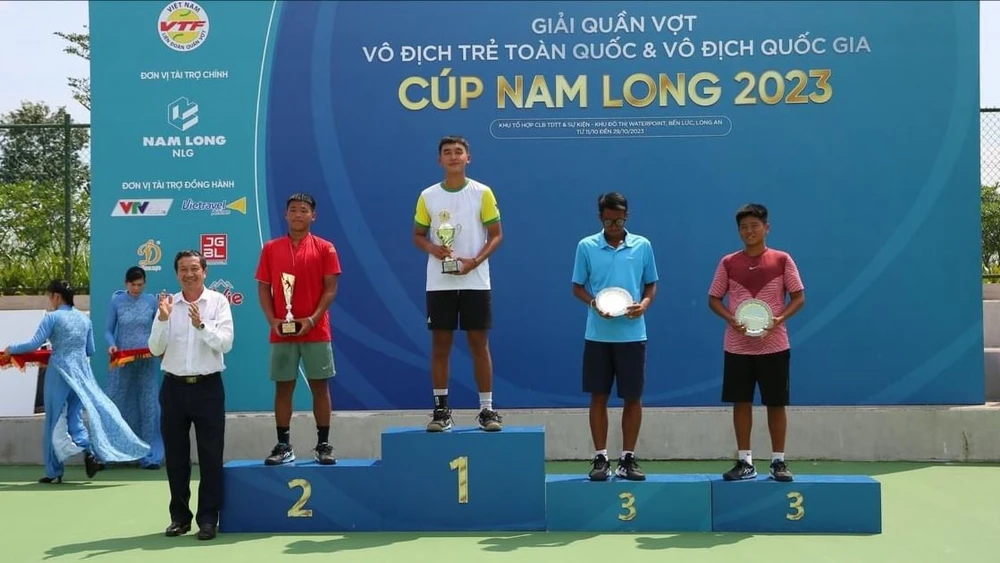 tài năng trẻ quần vợt người Lâm Đồng