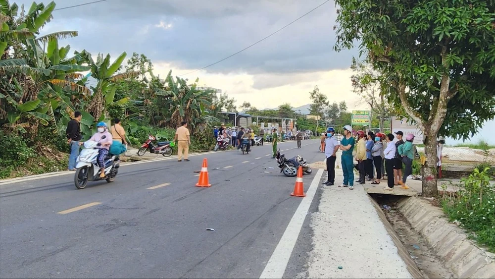 Va chạm với xe ben trên QL 55 khiến 2 người thương vong