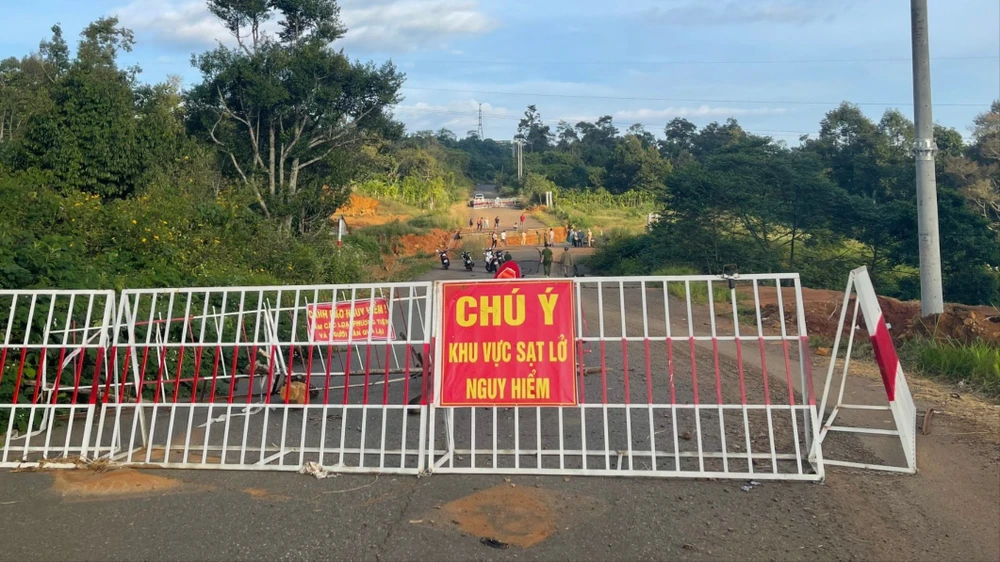 Một người chết do rơi xuống hố sạt lở ở đường tránh thành phố Bảo Lộc