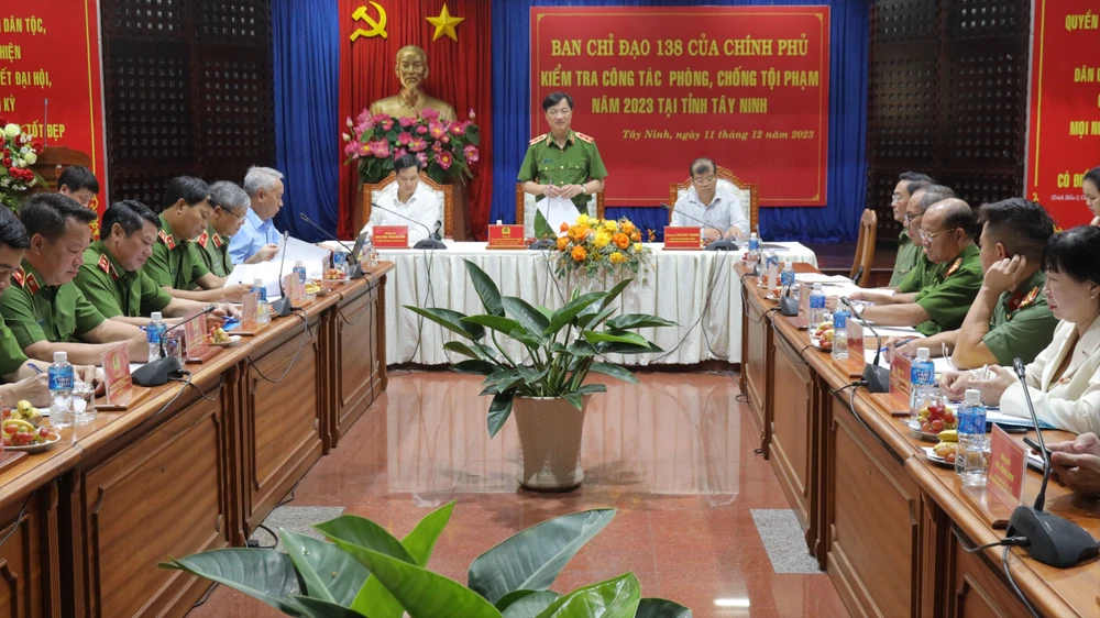 Trung tướng Nguyễn Duy Ngọc làm việc với tỉnh Tây Ninh về phòng chống tội phạm