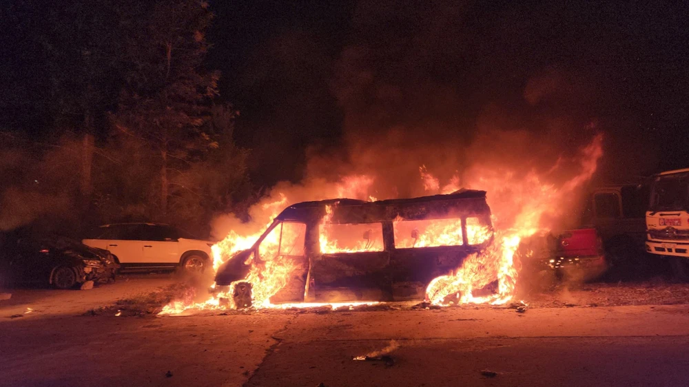 Cháy xe Limousine ở Đà Lạt