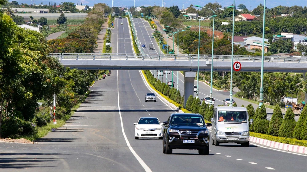 Cao tốc Liên Khương – Prenn bị trộm mất thiết bị điện