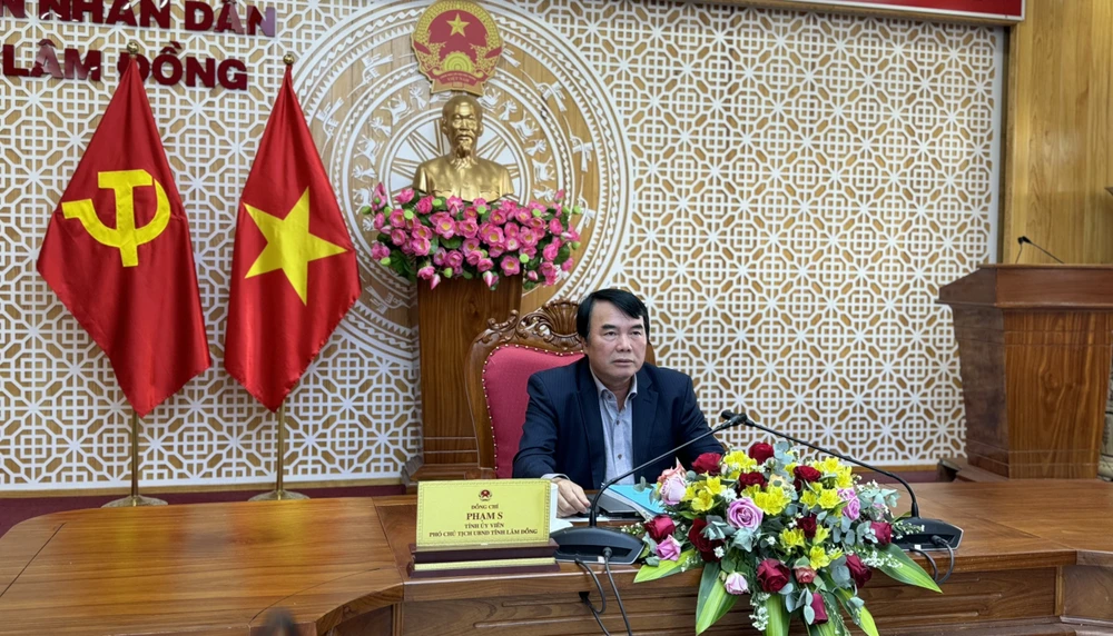 Chủ tịch tỉnh UBND tỉnh Lâm Đồng xin vắng mặt cuộc họp của chính phủ