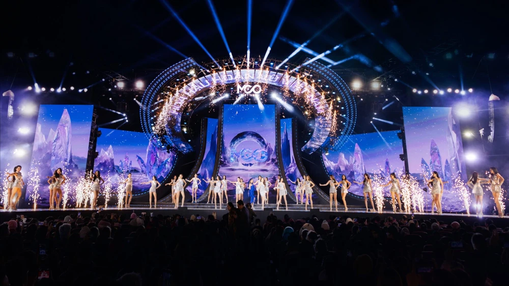 Đêm chung kết nhiều cảm xúc của 16 Hoa hậu Hoàn vũ