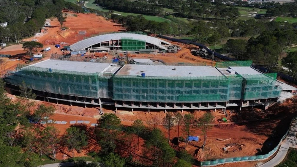 Vụ toà nhà xây dựng không phép trong Đồi Cù: Tổ chức hay tổ chim?