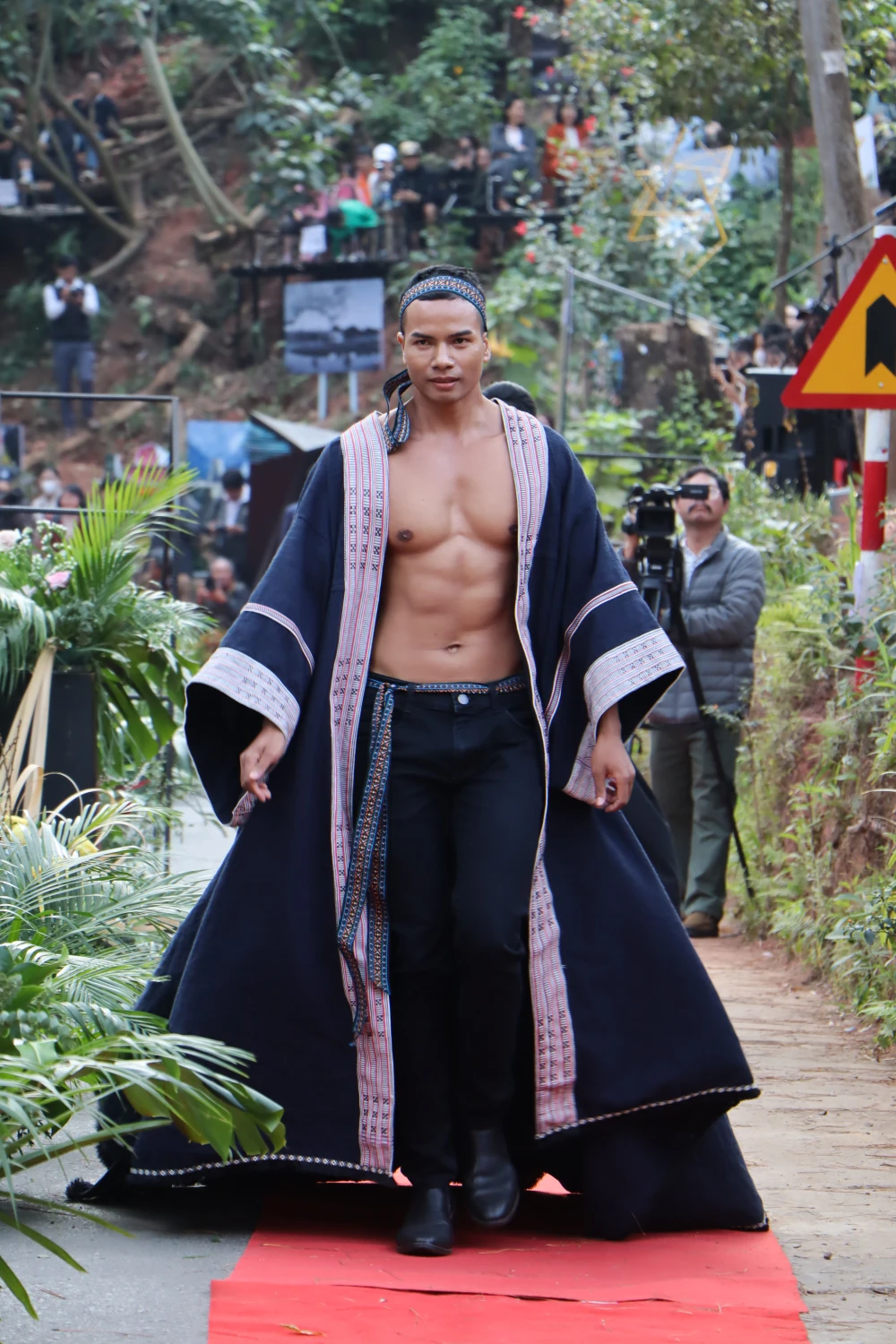 Bộ sưu tập Bơkau Lang Labiang trên Cung đường nghệ thuật