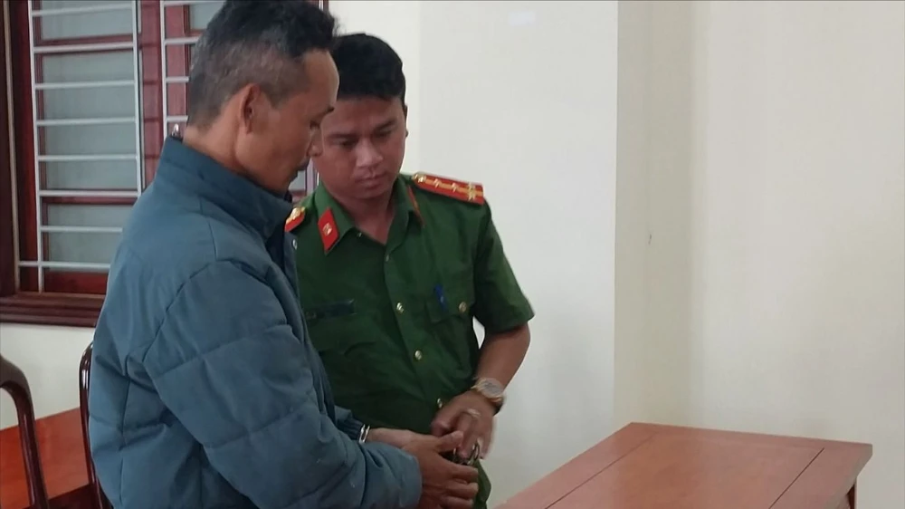 Khai thác lậu hơn 6 ngàn khối cát trên sông Đạ Cho Mo