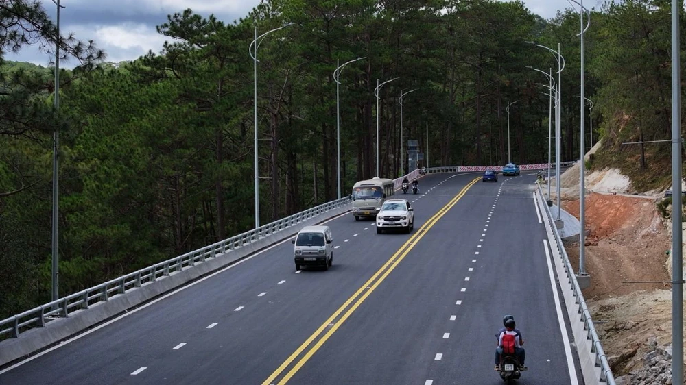 Đèo Prenn đã thông, đường du xuân Đà Lạt cực thoáng