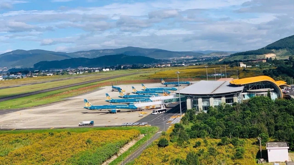 Không đóng cửa sân bay Liên Khương để sửa chữa