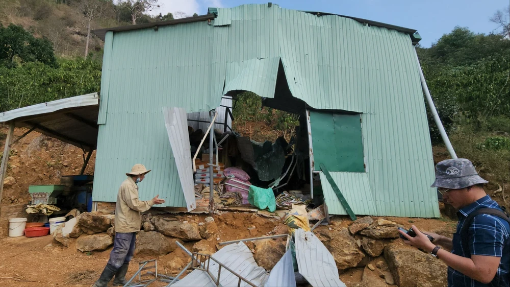 Ngưng cấp thuốc nổ cho mỏ đá nổ mìn làm hư nhà của người dân