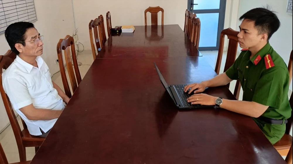 Tội phạm bị truy nã từ 22 năm trước trở thành giám đốc 3 công ty