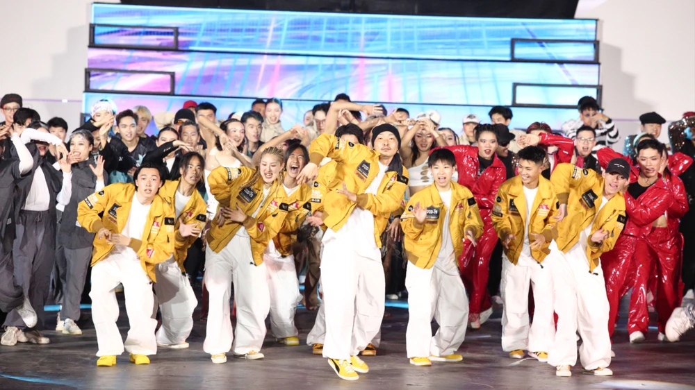 Đội nhảy đến từ Thái Lan giành Quán quân Dalat Best Dance Crew