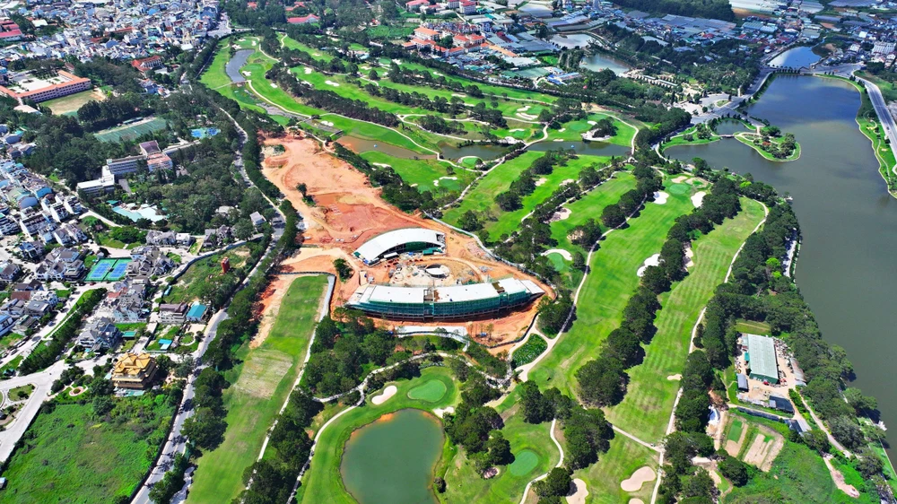 Câu lạc bộ golf Đà Lạt sử dụng gần 30 ha rừng phòng hộ trong Đồi Cù