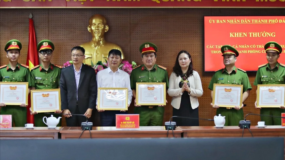 Chủ tịch UBND TP Đà Lạt khen thưởng các lực lượng phá án