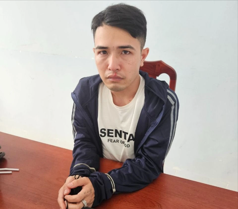 Bị bắt vì tàng trữ ma tuý, hiện ra kẻ bị truy nã đặc biệt