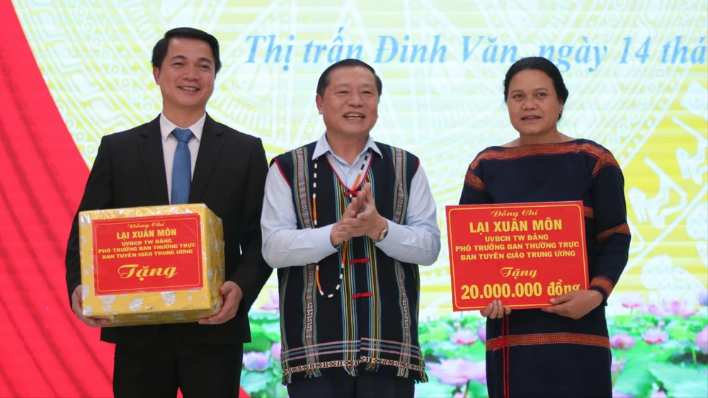 Phó trưởng Ban Thường trực Ban Tuyên giáo Trung ương dự Ngày hội Toàn dân bảo vệ an ninh Tổ quốc tại Lâm Đồng