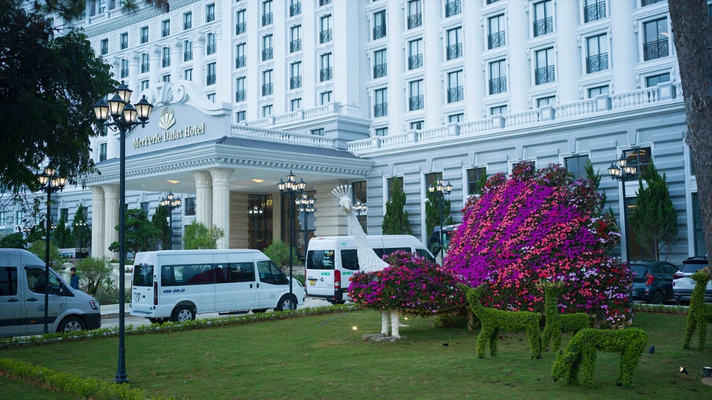 mat tien B0010981.jpg