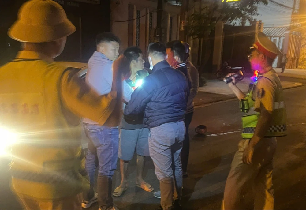 Lái ô tô đi buôn ma tuý, bị CSGT bắt trên đường chạy trốn