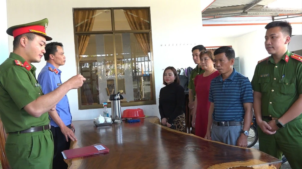 Khởi tố giám đốc trốn thuế tiền tỉ