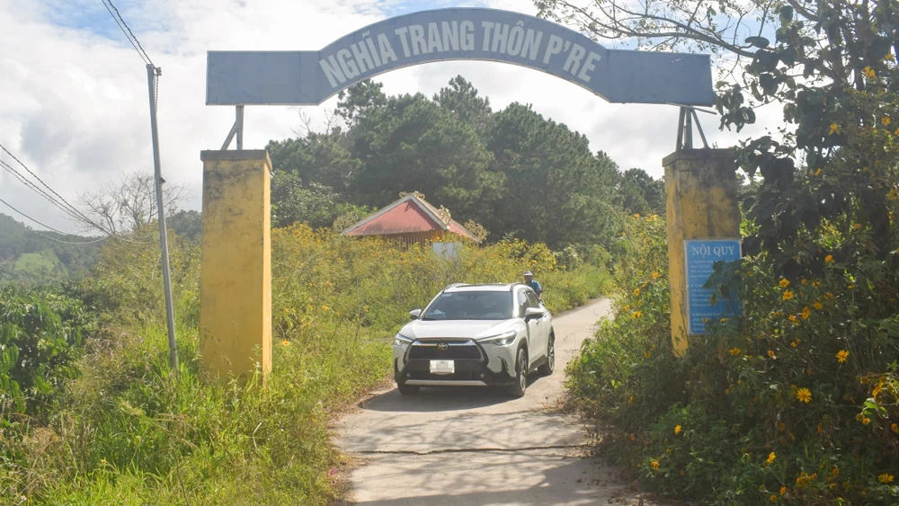 BQL nghĩa trang bán mồ mả cho người khác lấy tiền tiêu xài