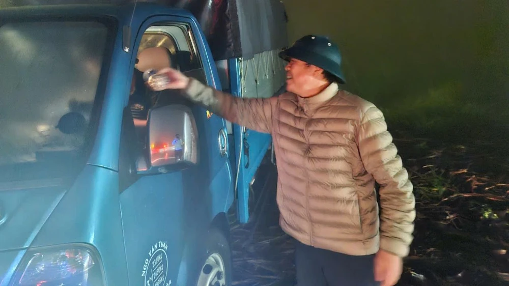 Thông xe 1 điểm trên đèo Khánh Lê, nhiều du khách và người dân đã về Đà Lạt