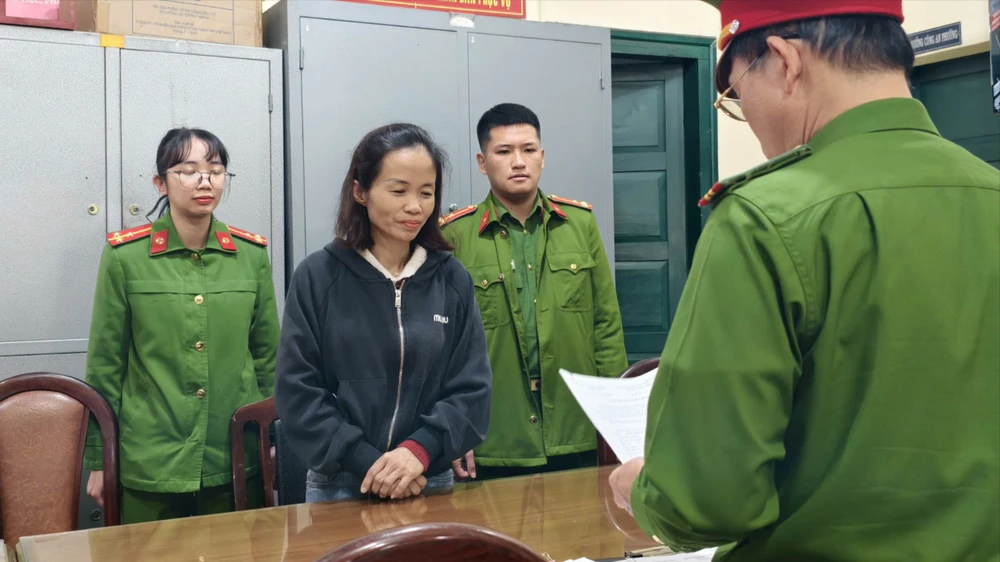 Buôn đất thua lỗ, Mai Thị Oanh lừa gần 10 tỷ để tra nợ