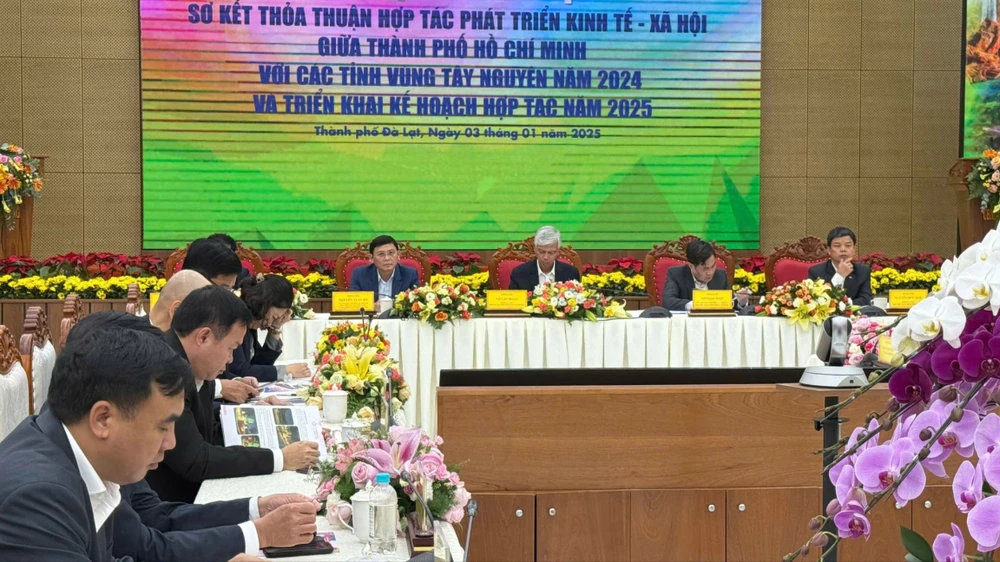 Hội nghị sơ kết thoả thuận hợp tác phát triển kinh tế - xã hội giữa TP.HCM với các tỉnh vùng Tây Nguyên. Ảnh: VÕ TÙNG