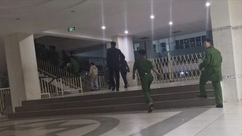 Nhiều công an có mặt ở Bệnh viên II Lâm Đồng