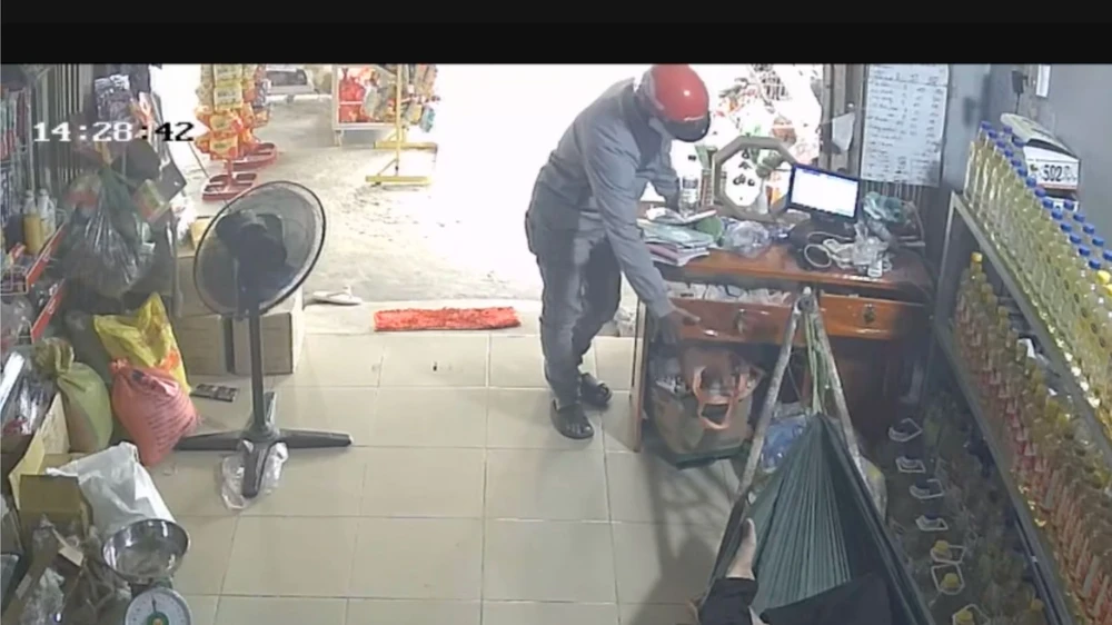 Ngang nhiên vào tiệm tạp hóa cướp giữa ban ngày