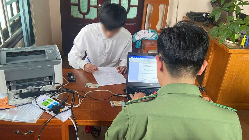 Công an tỉnh Lâm Đồng đã khởi tố vụ án để điều tra hành vi cố ý làm lộ bí mật nhà nước; chiếm đoạt bí mật nhà nước do thí sinh N.P.T.S thực hiện