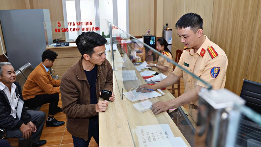 Người dân tỉnh Lâm Đồng vẫn được cấp biển số 48, 86 cho đến khi hết kho.