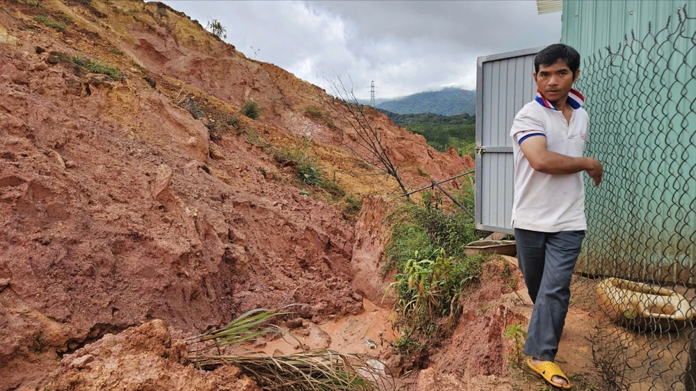 Cận cảnh khu tái định cư ở tỉnh Lâm Đồng sạt lở, đe dọa cuộc sống hàng chục hộ dân